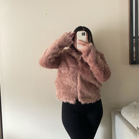 Wetseal mauve fuax fur jacket - Picture 4 of 8